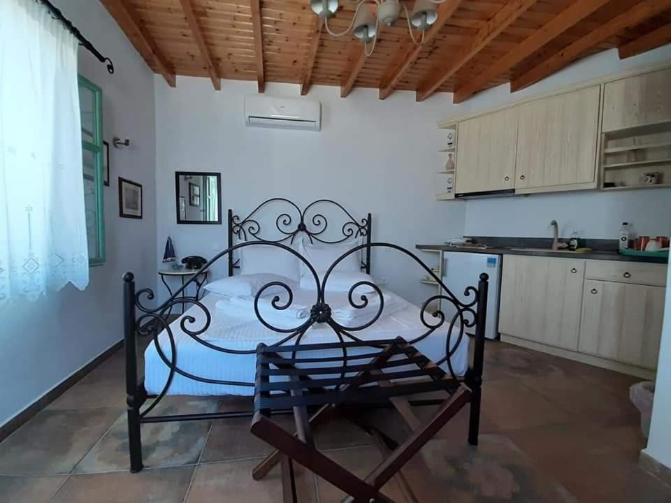 Argento Apartment Kímolos Екстериор снимка
